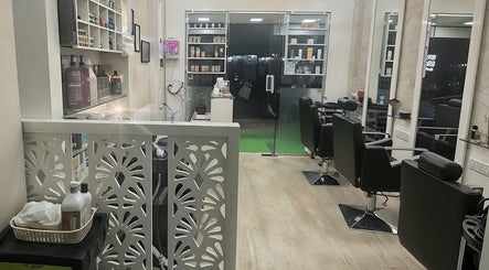 Murat Salon and Academy image 2