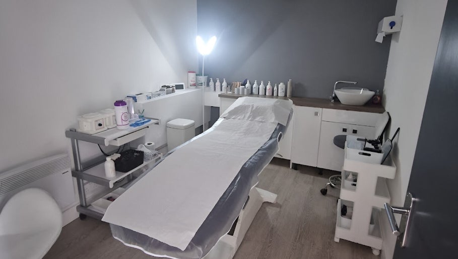 Skin deep clinic image 1