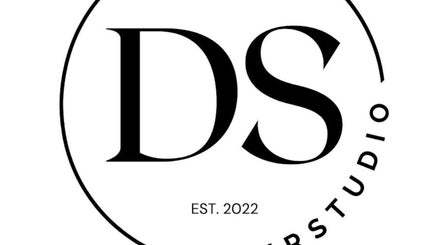 - DS HAIRSTUDIO est. 2022 -