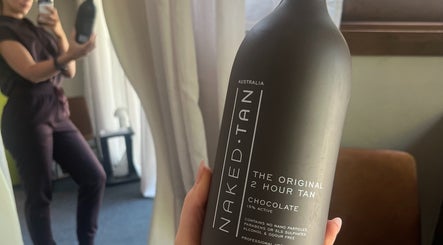 Experience Naked Tan at Glow With Me Alexia in Melbourne, Victoria, AU for a perfect two-hour tan.