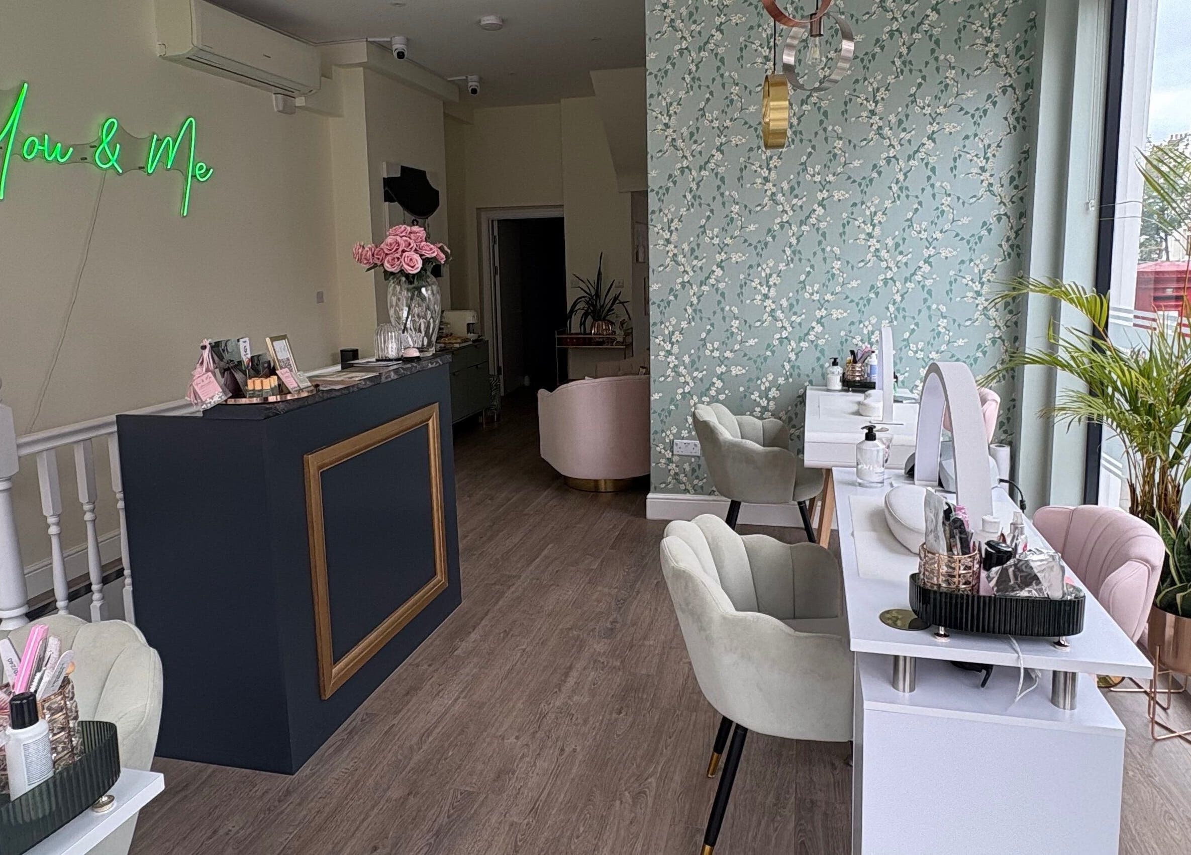 Relaxing interior of Ethereal Aesthetics in London, England, GB with stylish decor and beauty stations.