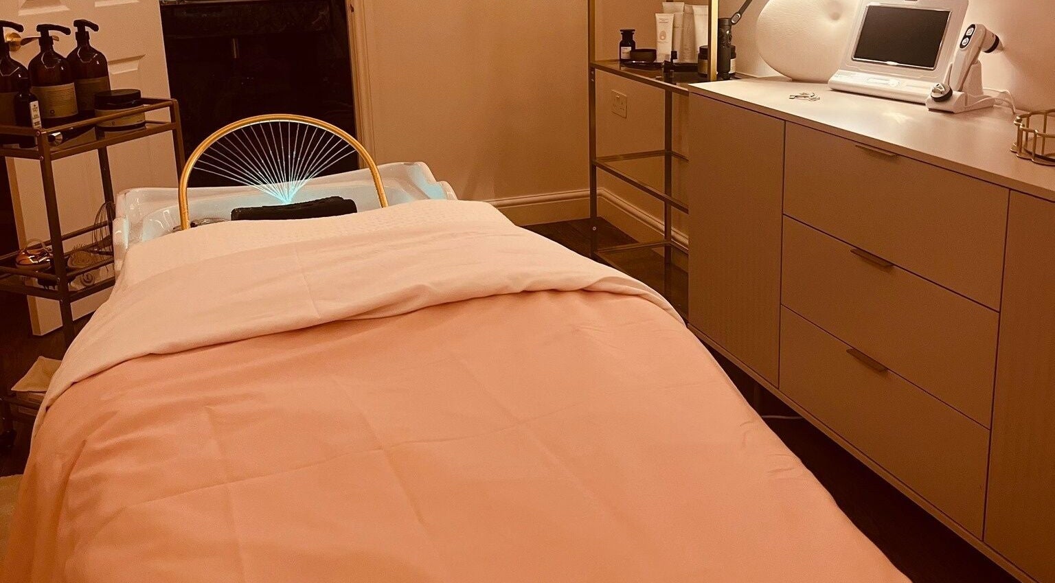 Elegant treatment room at Me Scalp & Skin Studio in Egham, England, GB showcasing a soothing and relaxing ambiance.