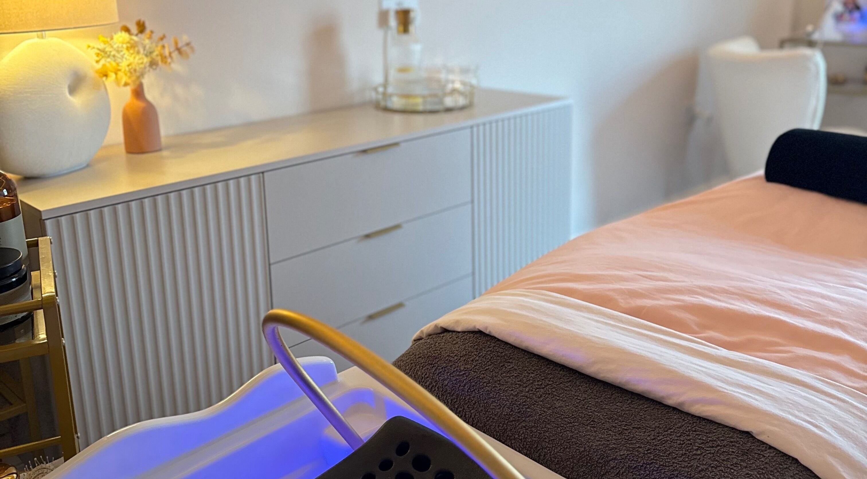 Relaxing treatment room at Me Scalp & Skin Studio, Egham, England, GB with a calming ambiance.