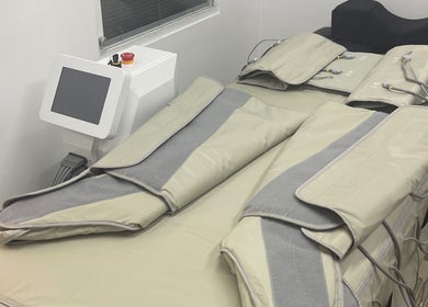 Máquina de pressoterapia em twoBeauty, Forte Da Casa, Lisboa, PT, para tratamentos de bem-estar.