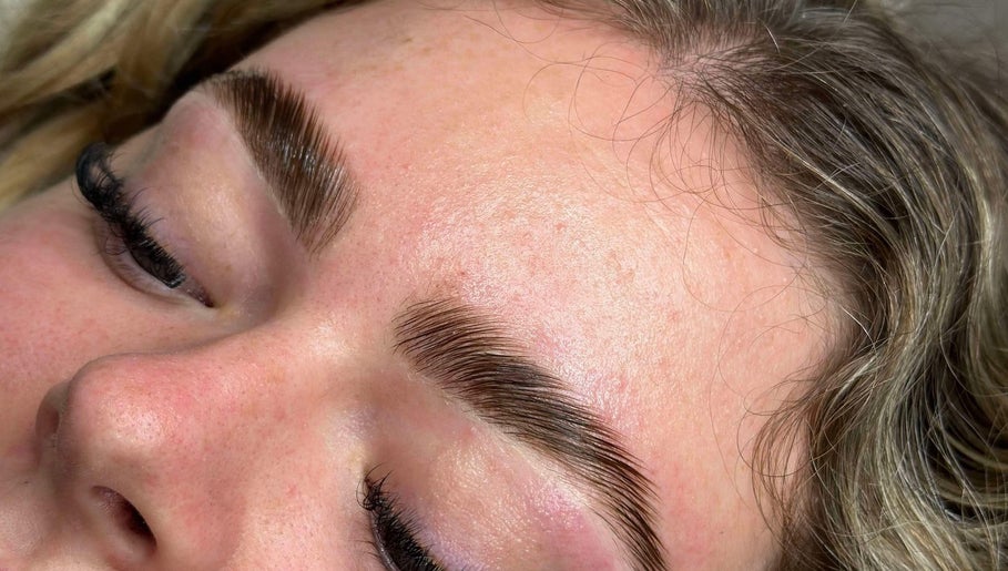 Dels lashes & Brows obrázek 1