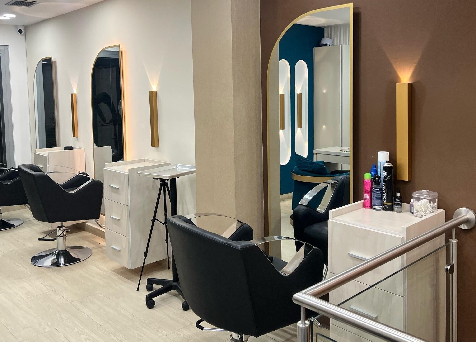 Interior del Piel Morena Salon en Naguanagua, Carabobo, VE con elegante diseño contemporáneo.