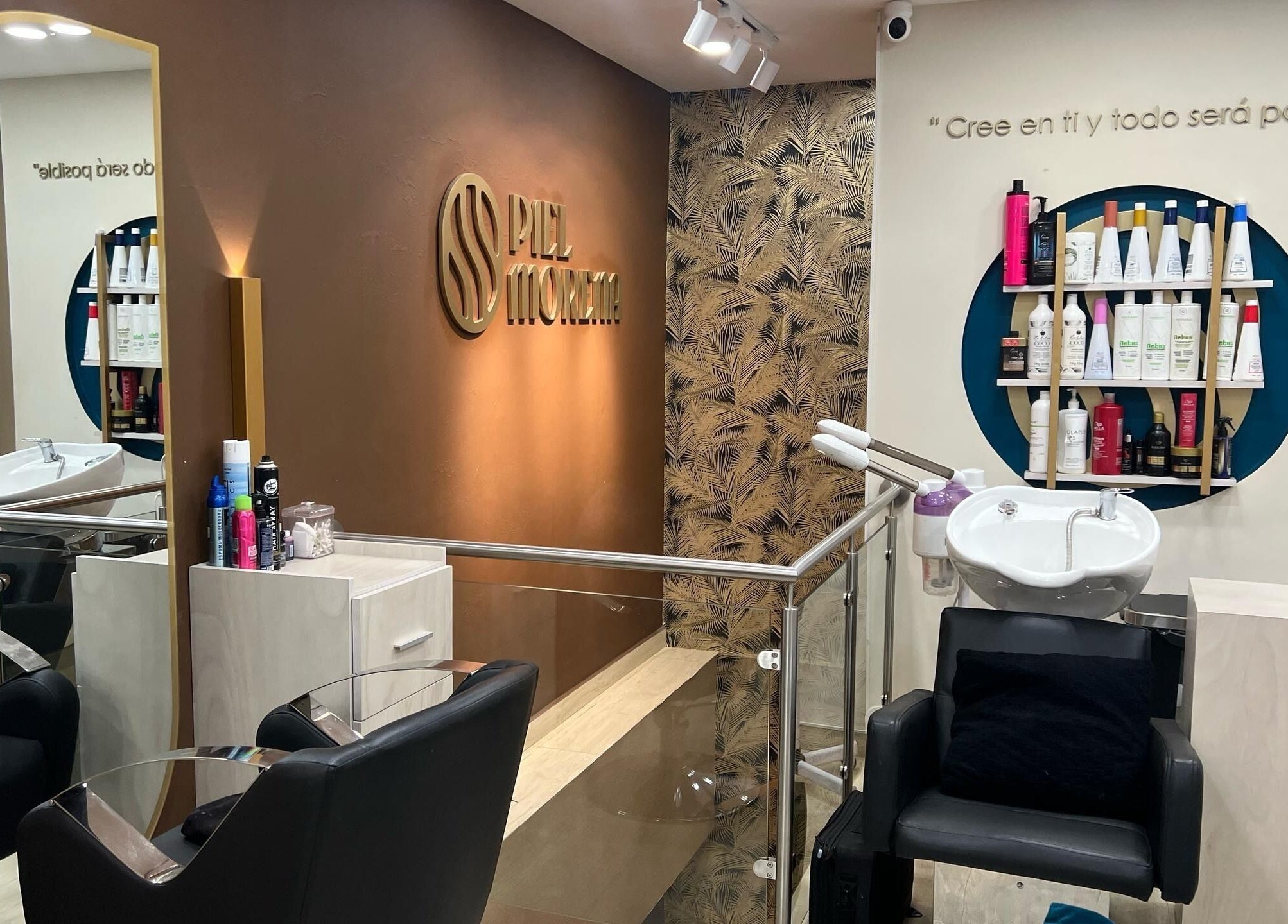 Interior de Piel Morena Salon en Naguanagua, Carabobo, VE con elegante decoración.