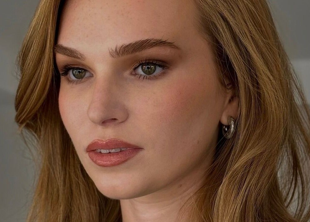 Portrét ženy s jemným make-upem v salónu Noéme, Jihomoravský Kraj, Jihomoravský Kraj, CZ.