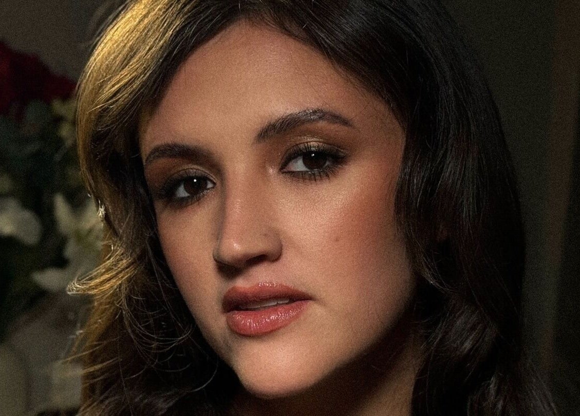 Portrét ženy s elegantním make-upem u Noéme, Jihomoravský Kraj, Jihomoravský Kraj, CZ.