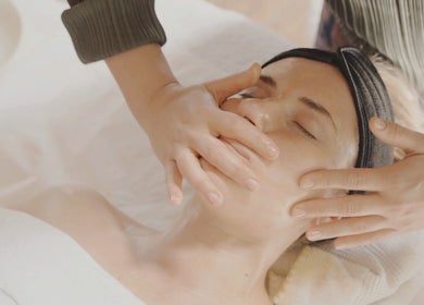 Facial massage at Star Seed + Violet Stopford Retreat Popup in London, England, GB. Relaxation and wellness.