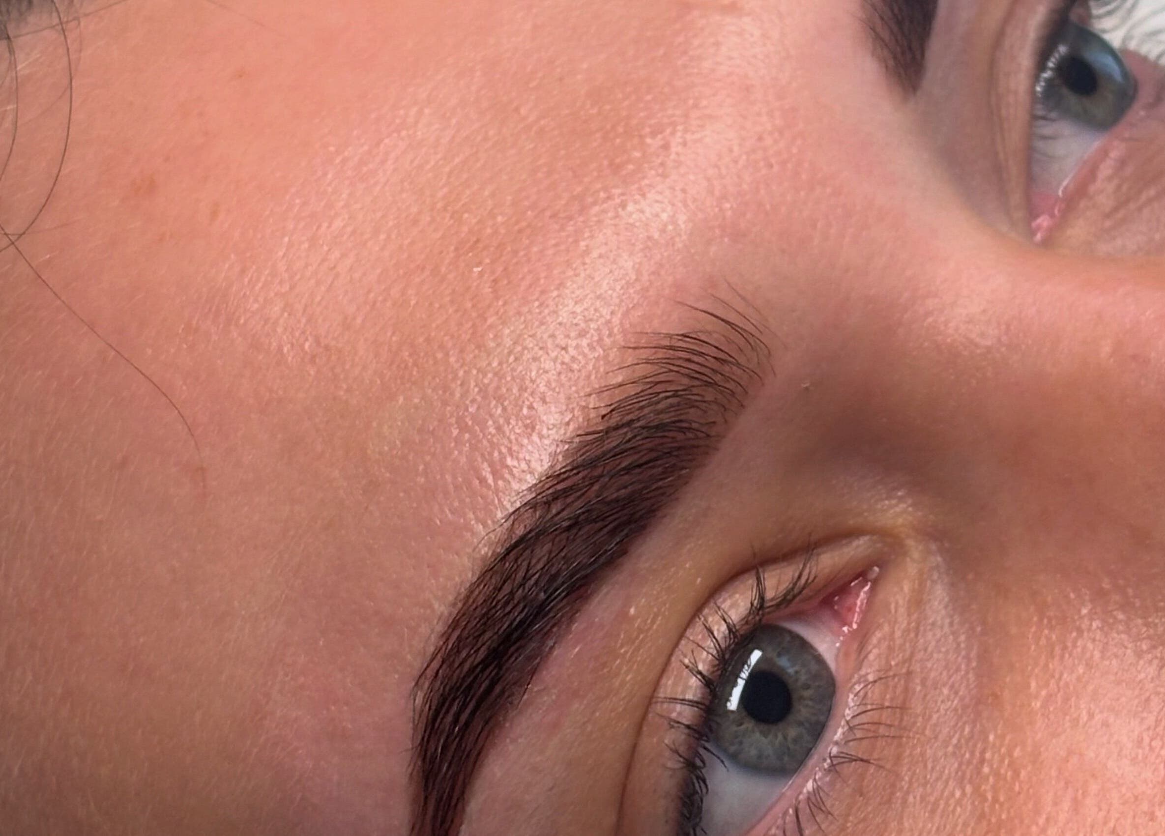 Expertly shaped eyebrow at Brow Bliss, Mandurah, Western Australia, AU highlighting precise grooming.