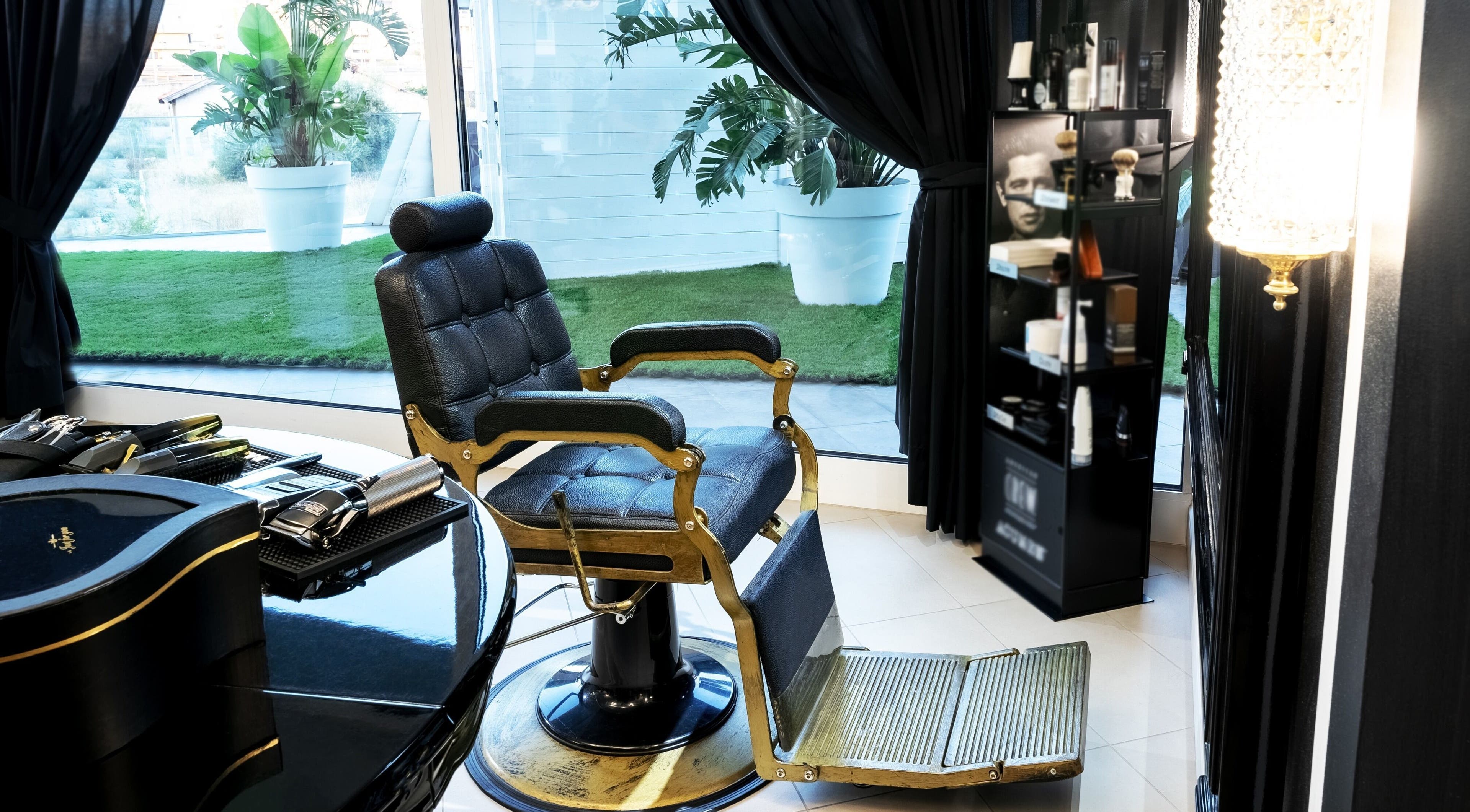 Lussuosa sedia da barbiere presso Terapia & Bellezza di Sara Cauli a Cagliari, Cagliari, IT.
