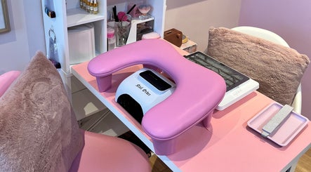 The Pink Beauty Room image 2