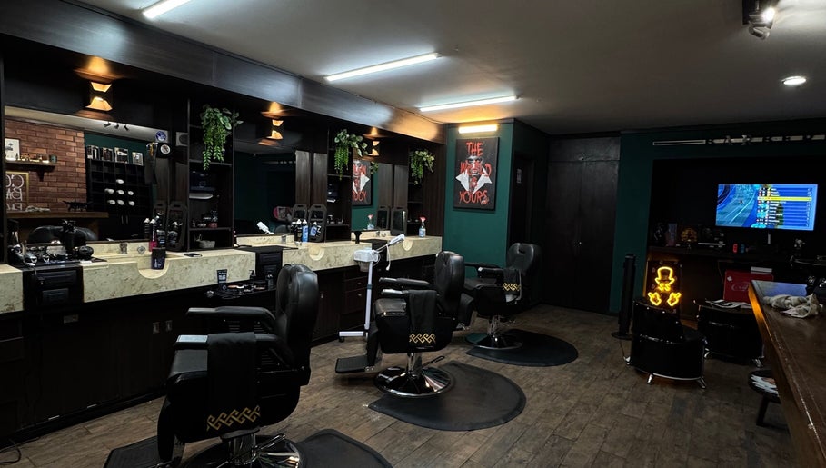 Barberia Majestic & Co image 1