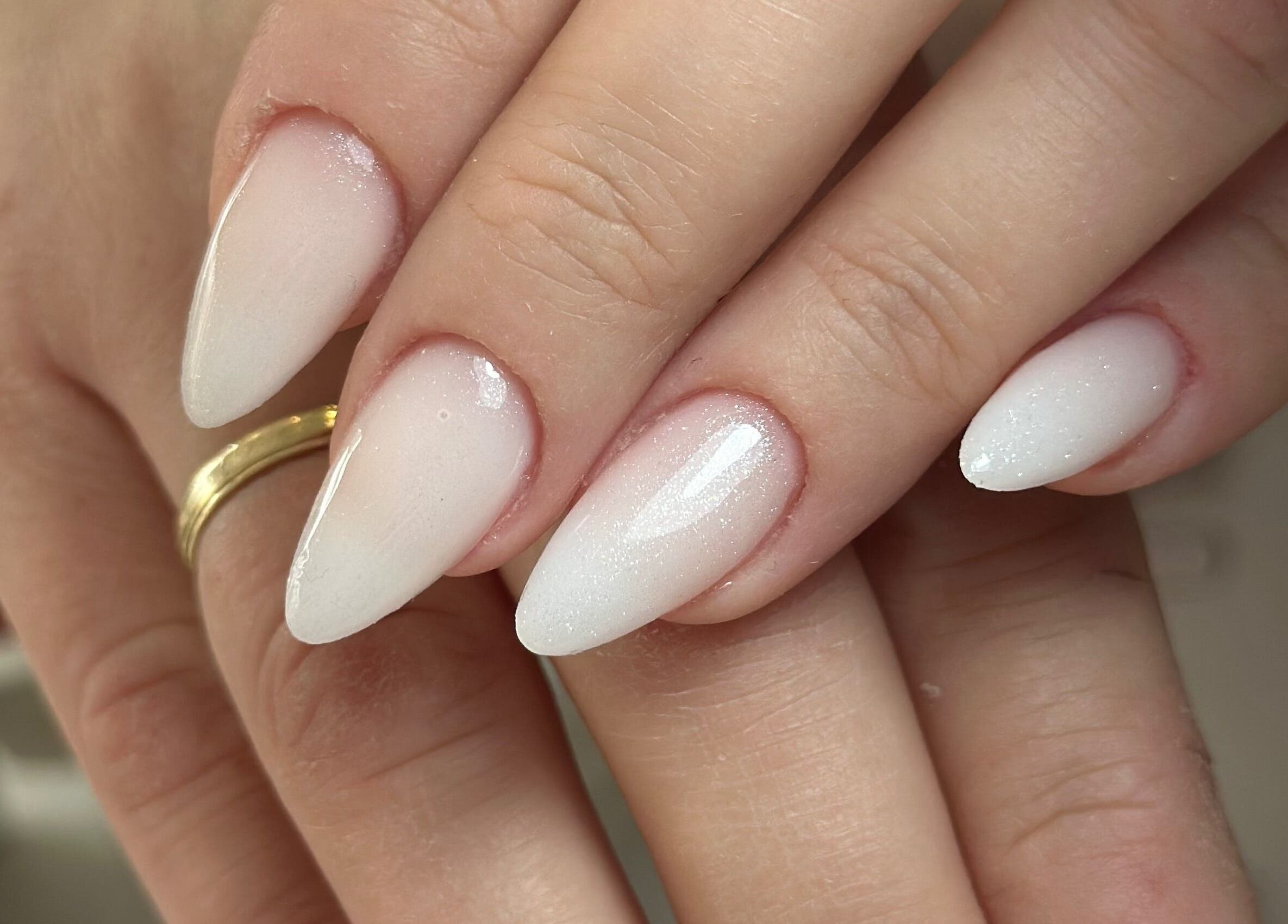 Κομψό μανικιούρ από το hof nails kallithea, Kallithea, GR.