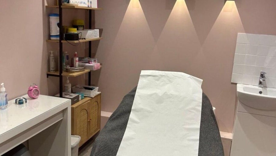 Modern treatment room at Annayah Aesthetics (Hove) in Brighton And Hove, England, GB, featuring a relaxing ambiance.