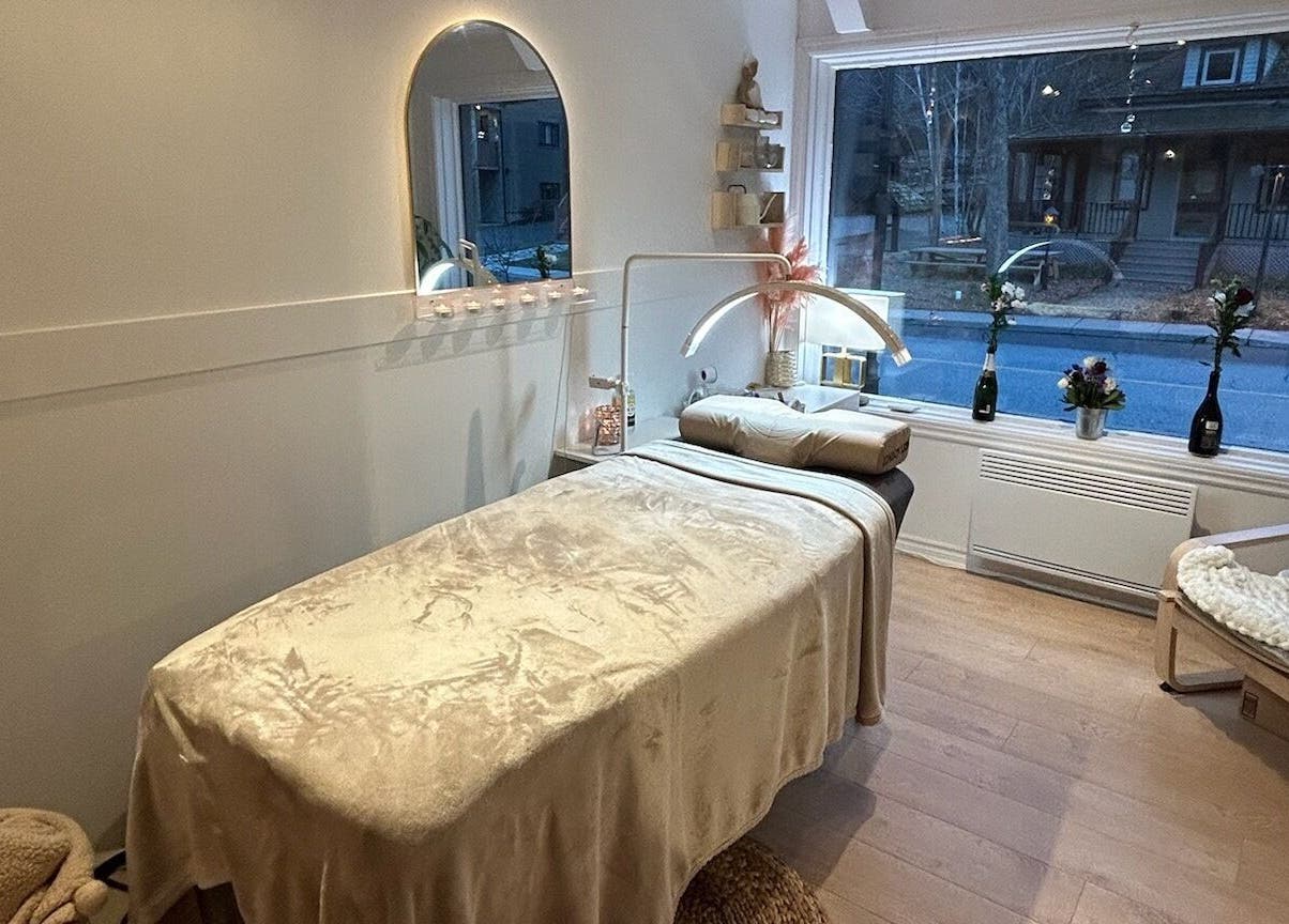 Salle de soins relaxante à L'atelier Des Perles Tremblant, Mont-tremblant, Québec, CA.