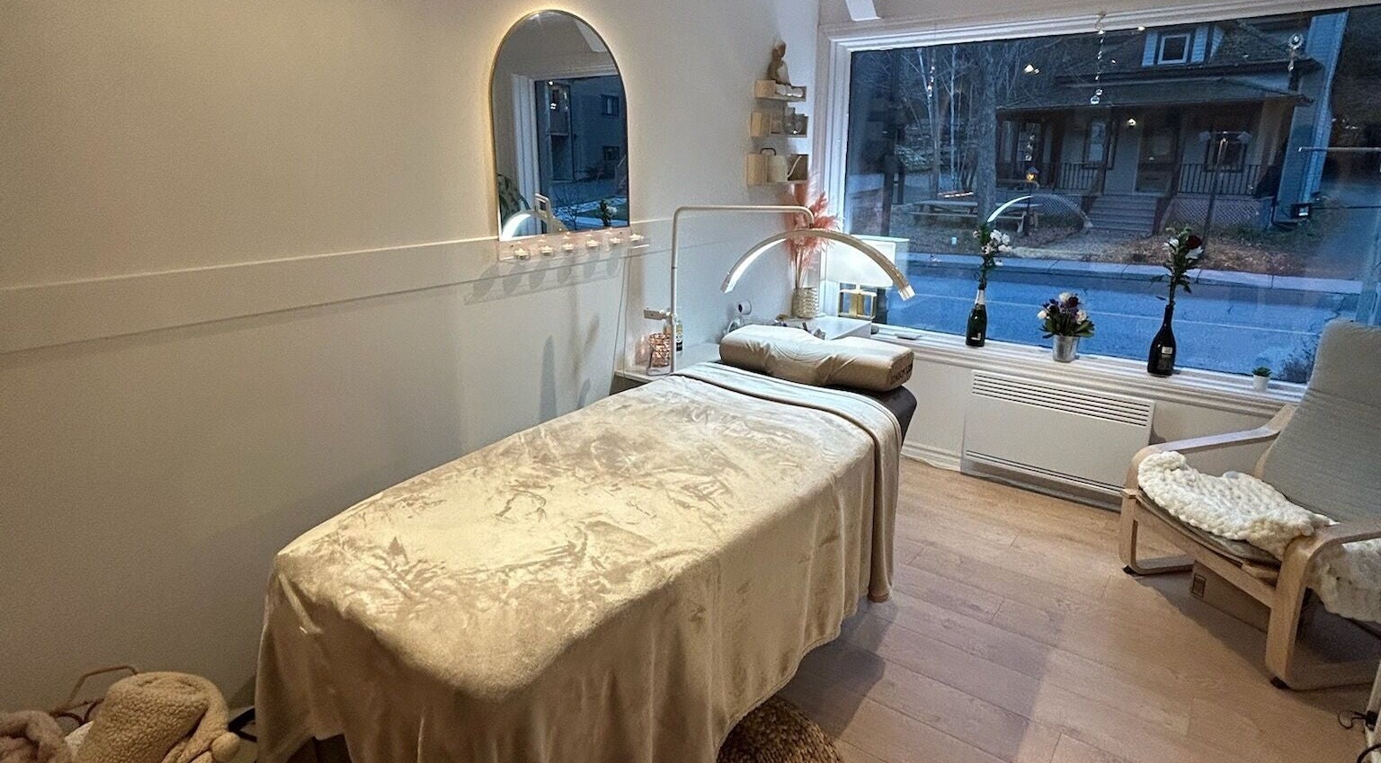 Salle de soins relaxante à L'atelier Des Perles Tremblant, Mont-tremblant, Québec, CA.