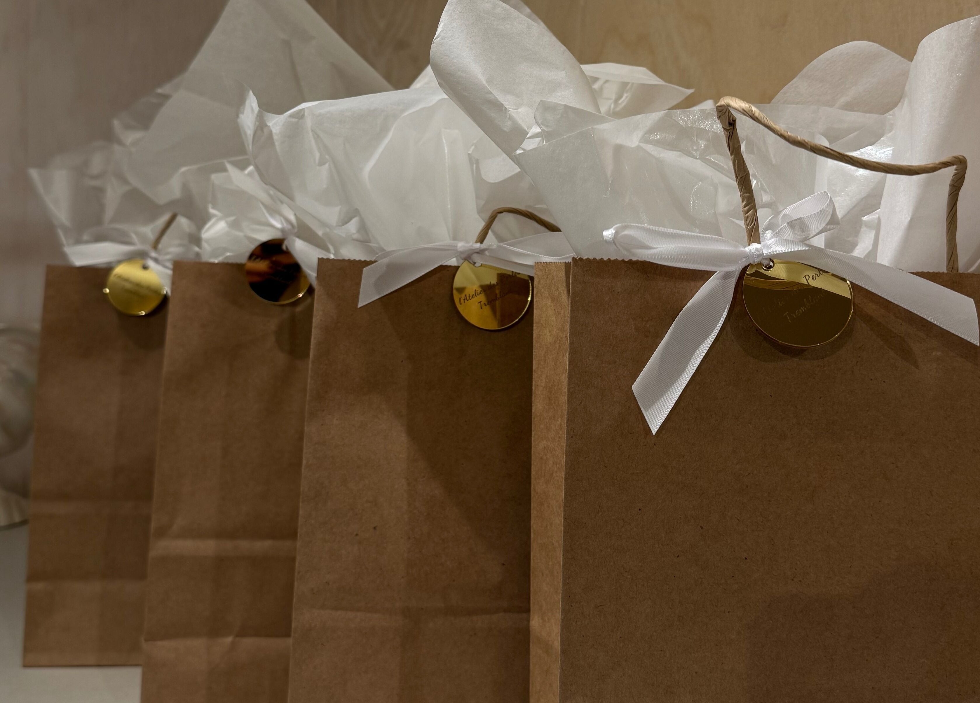 Pochettes cadeaux élégantes de L'atelier Des Perles Tremblant à Mont-tremblant, Québec, CA.