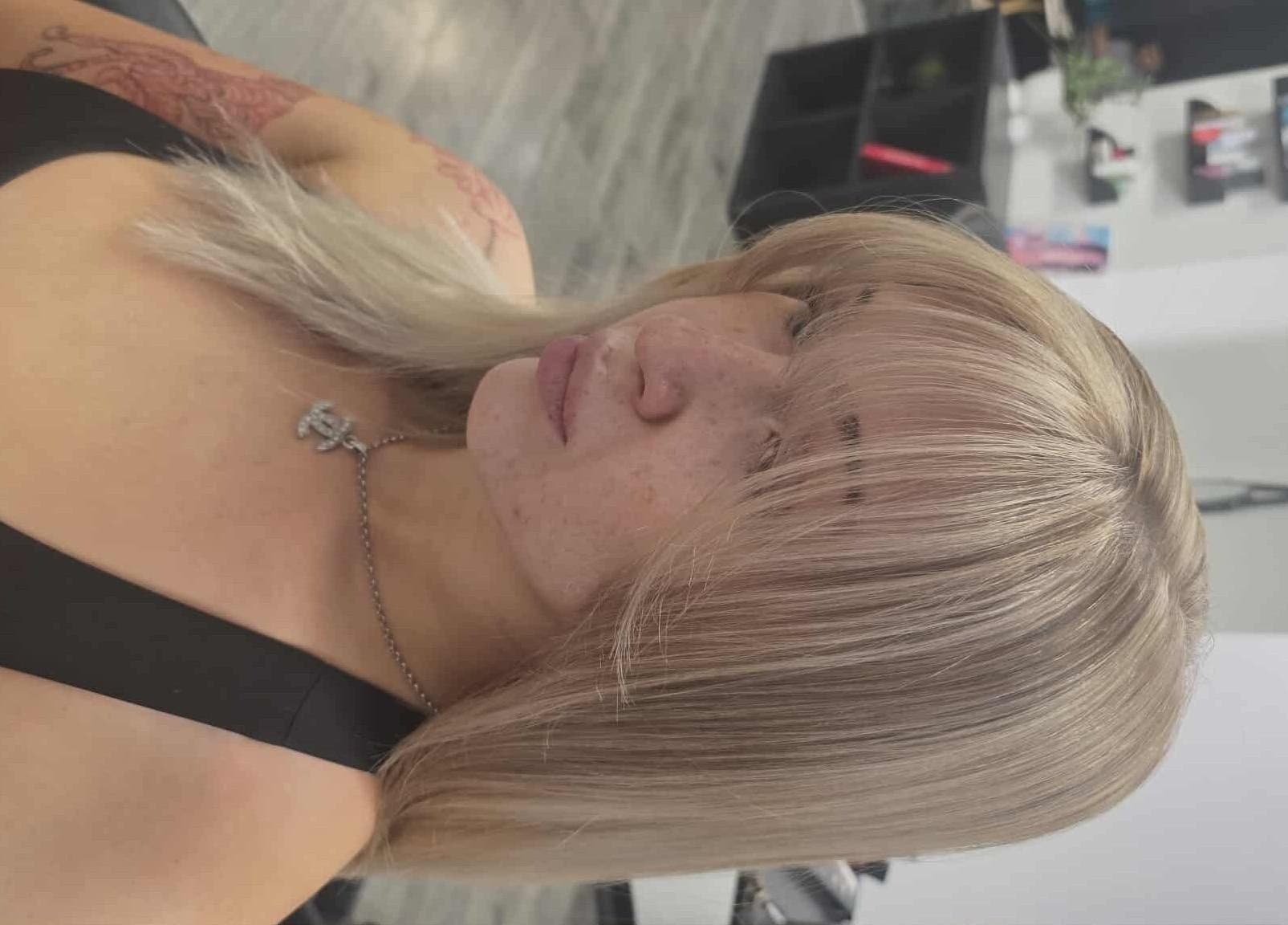 Coiffure élégante chez Salon Suite 26, Longueuil, Québec, CA. Style moderne et raffiné.