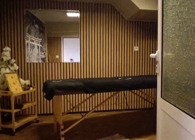 Serene massage room at Sakura Salon and Wellness, Plovdiv, Plovdiv, BG, offering relaxation and peace.
