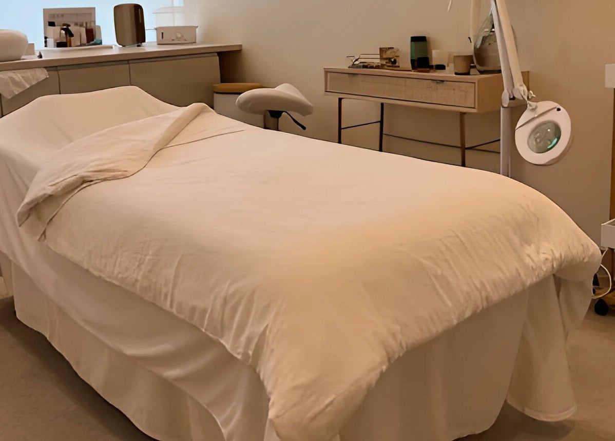 Salle de soins paisible chez Alice Gauthier Facialiste, Conflans-sainte-honorine, Île-de-france, FR.