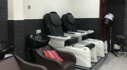 Artistic Grooming Parlour image 2