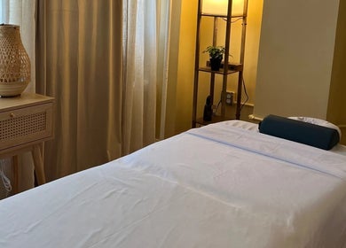 Relaxing spa room at French Touch Custom Massage Midtown Manhattan and Brooklyn Heights, New York, New York, US.