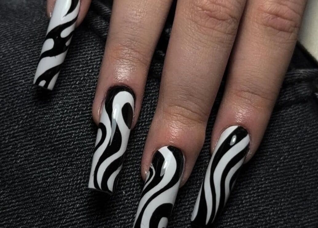 Маникюр с черно-бели мотиви от Witchy Nails, Varna, Varna, BG.