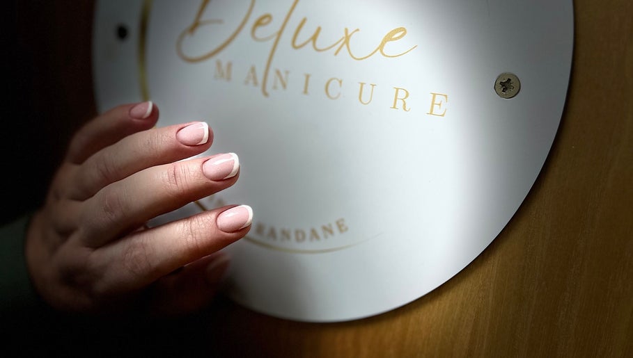 Deluxe Manicure – obraz 1