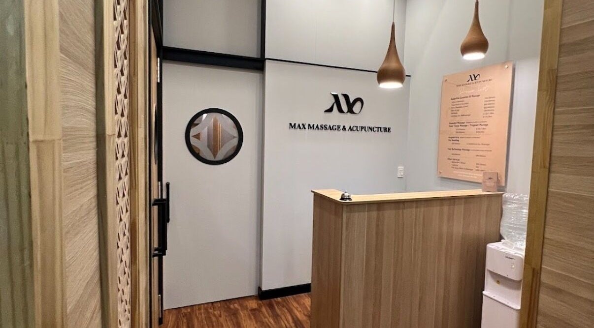 Reception area of Max Massage and Acupuncture in Cardiff, New South Wales, AU featuring modern decor.