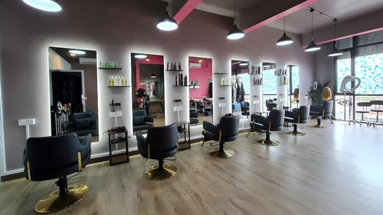 Dee Kar Hair Salon (Lgk)