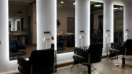 Dee Kar Hair Salon (Lgk)