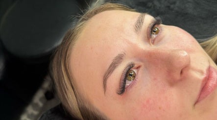 Close-up of eyelash extensions at Lashes Pleez, Wakerley, Queensland, AU, showcasing detailed lash work.