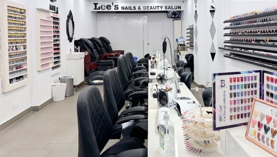 Lee’s Nails & Beauty Salon imaginea 1