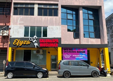 Street view of Efyza Salon's entrance, Sungai Petani, Kedah, MY, with vibrant signage.