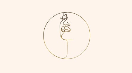 Minimalist face line art symbolizing beauty at Tia Ward Makeup, Accrington, England, GB.