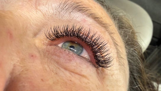 EMC Beauty And Lashes