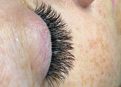 Close-up of lush eyelashes applied at EMC Beauty And Lashes, Poyntzpass, Northern Ireland, GB.