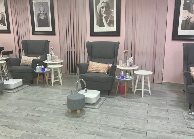 Elegant spa chairs at Sugarcoat Nails in Abu Dhabi, AE, offering top-tier nail services.