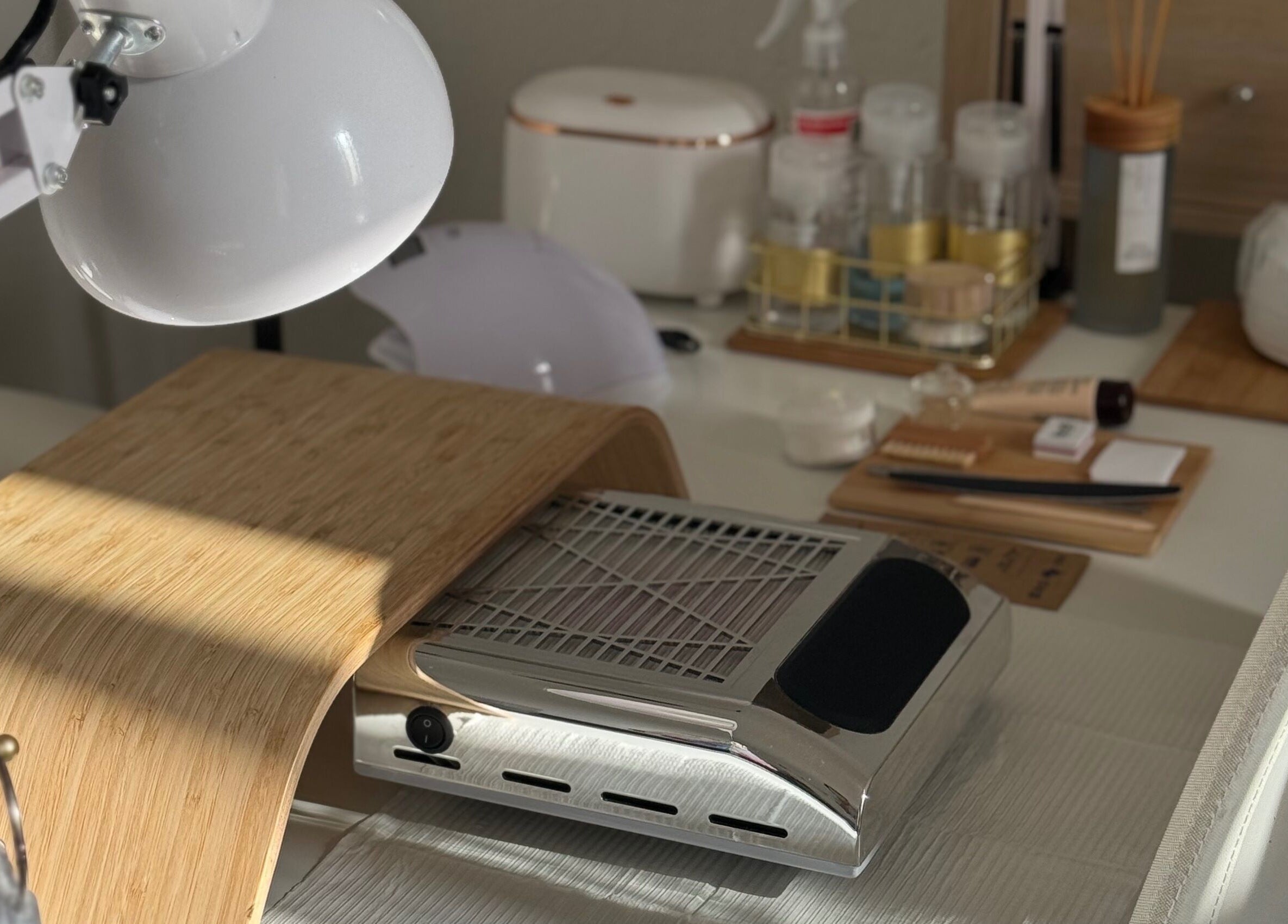 Élégant bureau de manucure à MANUCURE PARFAITE, Hyères, Provence-alpes-côte D'azur, FR.