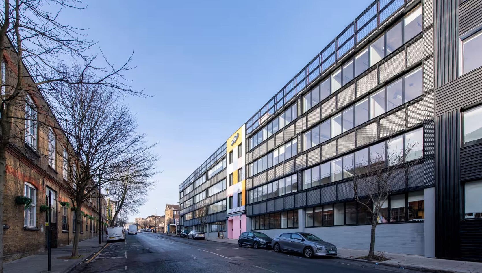 ZERO81 Hair Studio - Caledonian Road exterior view in London, England, GB.