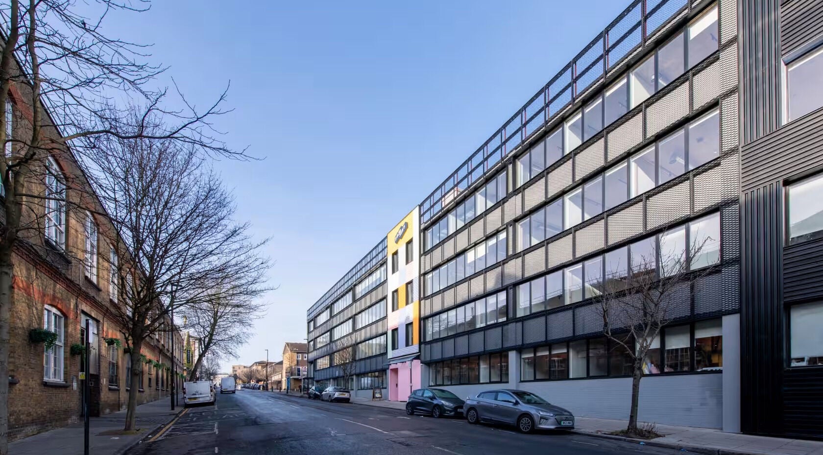 ZERO81 Hair Studio - Caledonian Road exterior view in London, England, GB.