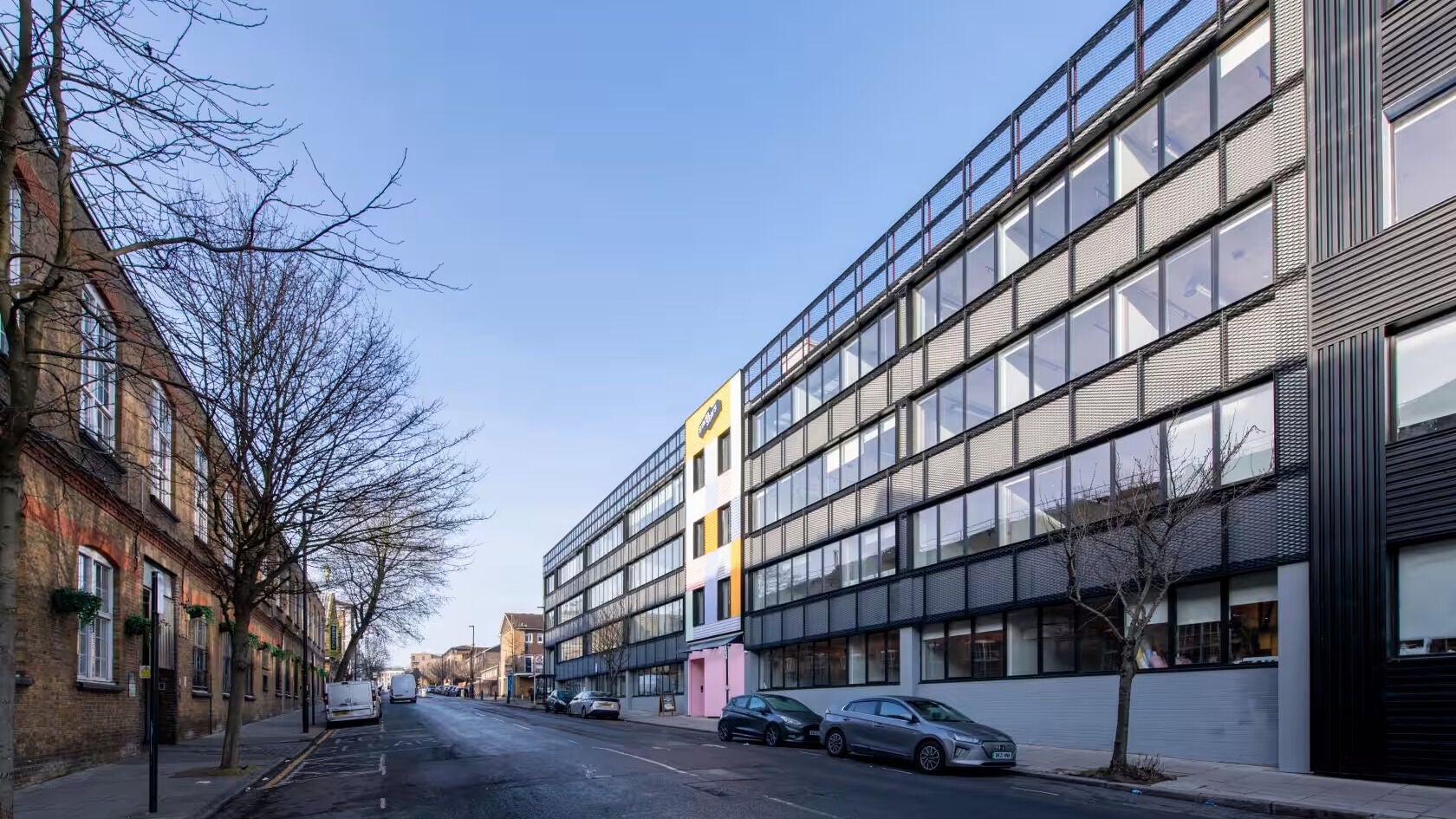 ZERO81 Hair Studio - Caledonian Road exterior view in London, England, GB.