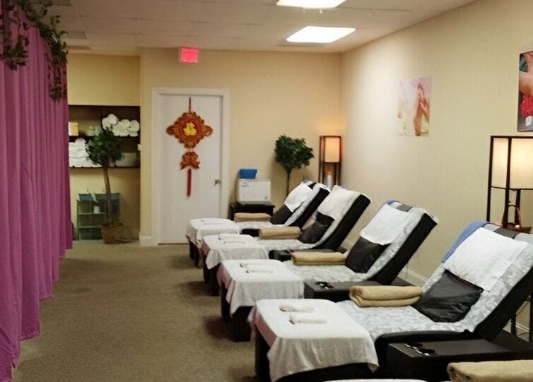 Relaxing massage chairs at Oba Massage, Jacksonville, Florida, US for a serene wellness experience.