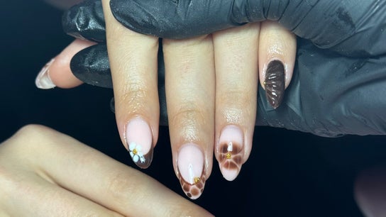 The Nail Lounge