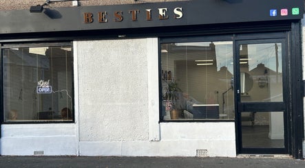 Besties Salon billede 3