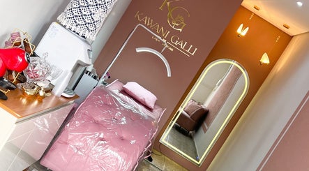 Kawani Galli Lash