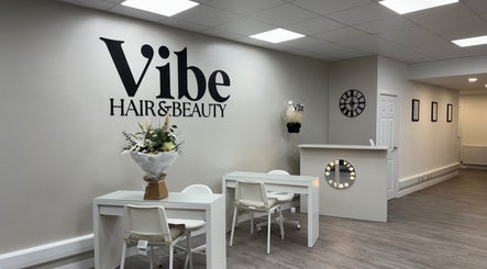 Vibe Hair & Beauty, bild 2