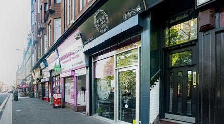 E M Hair Co obrázek 3